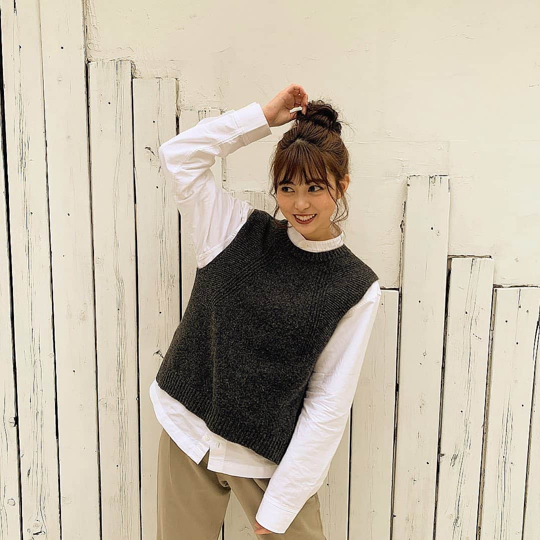 前田亜美のインスタグラム：「. . おひさしぶりです𓂃𓈒𓏸. . . お仕事以外は極力お家から出ない生活です！. お仕事ですら外に出たくないし不安ですが…生活って難しいよね、、 . . . 毎日の不安なニュースや迫り来るウイルスのせいで気分が下がり気味ですが…こんな時こそ明るくいたいですね！. 私も不安だらけ…. . でも少しでも今の状況が変わる事を願ってできることをします。. . お家にいることで誰かのためになるし少しでも周りや自分を守る事ができるはず。。. . みんなも思いやりをもって自分を大切に。周りを大切に……❁❀✿✾. . . お家で生活してても手洗いうがいはかかさずします！ お家でオシャレしてもよし掃除するもよしエクササイズするもよしですね！. . ご飯作ったり映画みたりゲームもできちゃうね！. . 私はよく食べよく寝て早寝早起きを心がけてるよ！規則正しい生活は今がチャンス💐💐💐笑. . 明日はお家でなにしよーかなー𓂃𓈒𓏸. . . ちょっと前だけど私服🌱. #ami私服」