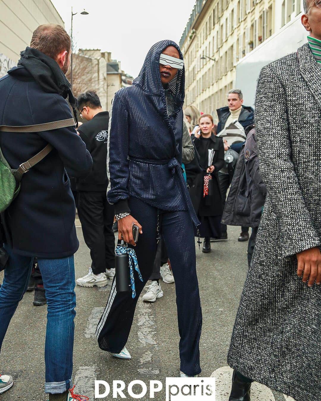 Droptokyoさんのインスタグラム写真 - (DroptokyoInstagram)「PARIS STREET STYLES #🇫🇷@drop_paris #streetstyle#droptokyo#paris#france#streetscene#streetfashion#streetwear#streetculture#tokyofashion#japanfashion#fashion#parisfashionweek#パリ#parisstreetstyle#parisfashion#pfw#2020aw#ストリートファッション Photography: @keimons @dai.yamashiro」4月2日 21時01分 - drop_tokyo