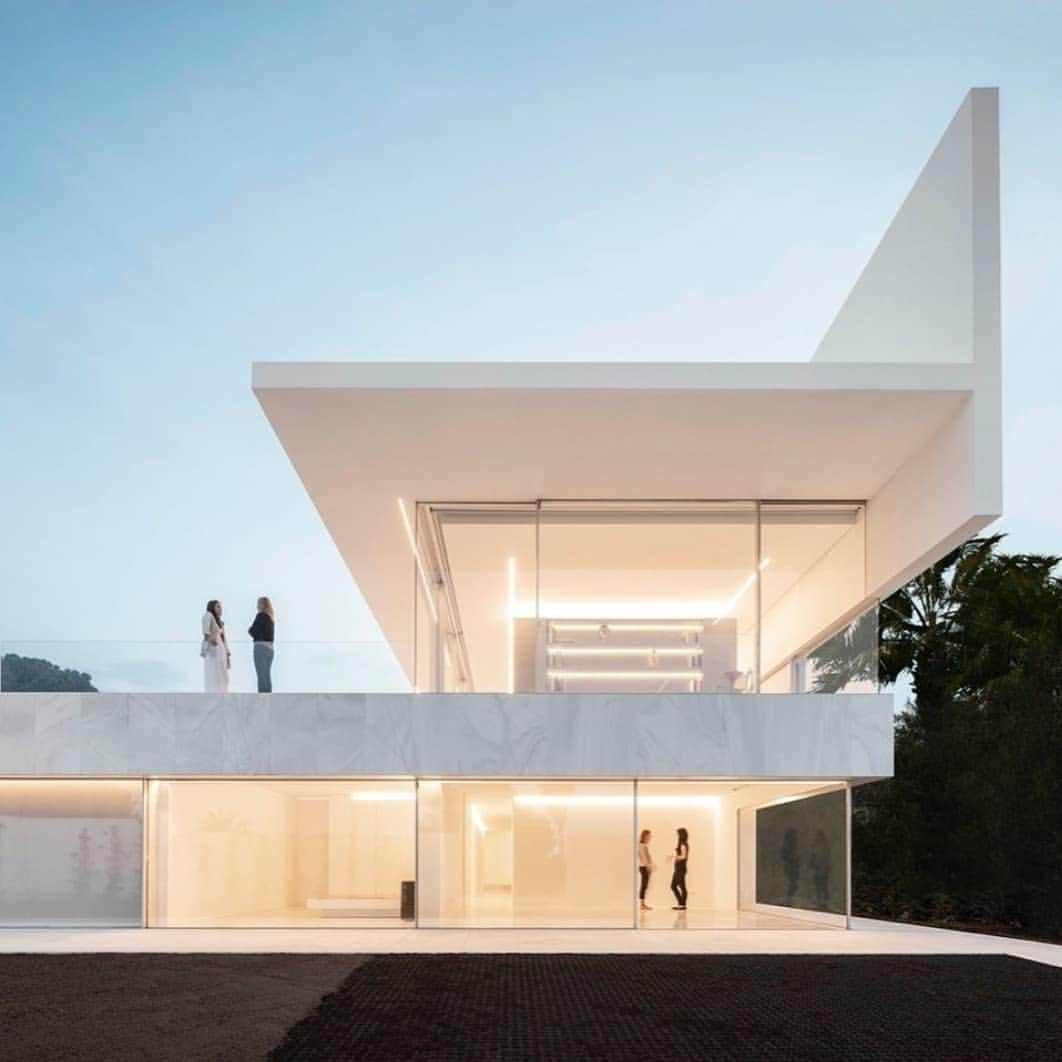 Petraさんのインスタグラム写真 - (PetraInstagram)「| Design by by Fran Silvestre | @fransilvestrearquitectos | Follow Us: 📩 @mega_architecture @petra_architecture_group | #Architect_Interior #Architecture #Architect #Archdaily #Exterior #Interior #Home #Mimari #архитектура #arquitectura #架构 #Architektur #architettura #アーキテクチャ #外观 #内部 #구조 #エクステリア #インテリア #معماری  #αρχιτεκτονική #arsitektur #arhitektura」4月2日 21時03分 - petra_design_co