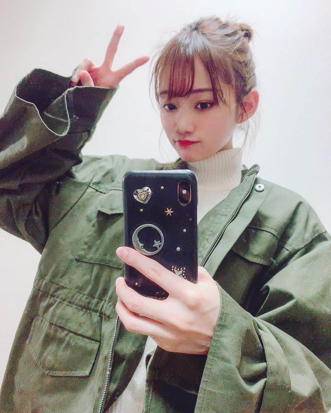 保﨑麗さんのインスタグラム写真 - (保﨑麗Instagram)「新しいアウターを買ってウキウキです✌︎ 早く着てお出掛けしたいなぁ~ 画質粗め😅」4月2日 21時46分 - hozaki_rei