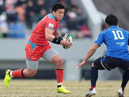 立川理道のインスタグラム：「日本選手権の中止が決まりました。トップリーグの中止も含めて今季のリーグが終わりました。 残念な気持ちは選手もファンも同じだと思います。 今シーズンで退団や引退する選手もいるので、このような形で終わるのは非常に残念です。でも、今は一人ひとりの健康管理、コロナの感染拡大を防ぐのが1番重要です。 次に皆さんとグランドで会えるときには最高の状態でプレー出来るようにしっかり準備していきたいと思います。 今シーズンの応援ありがとうございました。 引き続きよろしくお願いします！ #kubotaspears #stayhome  #隣に井上くんいがち」