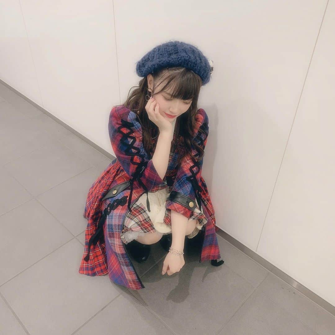 武藤小麟さんのインスタグラム写真 - (武藤小麟Instagram)「. 🤍💙🤎 やっぱり可愛い。。。 . . . . . 衣装。☺️ . #倒置法☺️ #11月の写真🍂 #latepost  #ベレー帽 #衣装 #AKB48 #fashion」4月2日 22時13分 - muto_orin