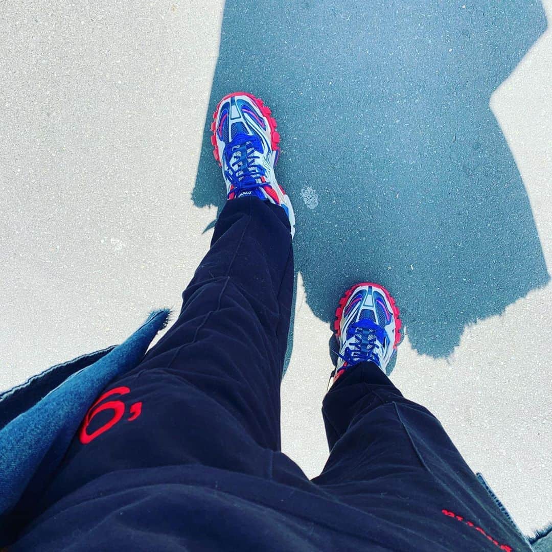 江口拓也さんのインスタグラム写真 - (江口拓也Instagram)「ロボットに変形しそうって思って買った靴🥺  #靴」4月2日 22時18分 - takuyaeguchi81
