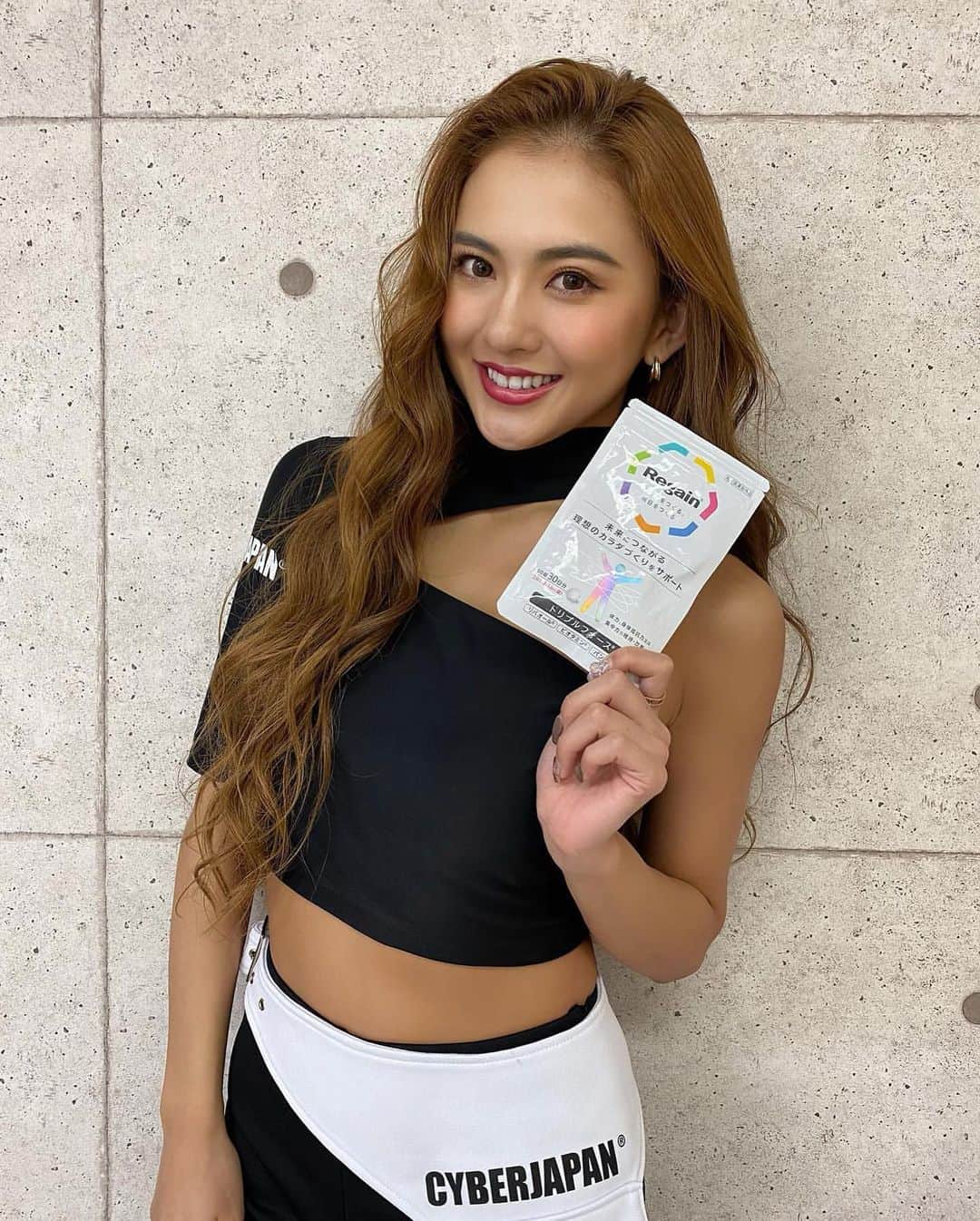 CYBERJAPAN Staffさんのインスタグラム写真 - (CYBERJAPAN StaffInstagram)「#repost @cjd_karen 📢なんと4/1から‼️ 東京都内の駅🚃のデジタルサイネージで私たちがイメージキャラクターを務めるリゲイントリプルフォースの映像が流れてます😭✨✨✨ こんな日がくるなんて…夢のよう😭💖 本当にすごく嬉しいっ!!😢 私も早く見たい😍楽しみすぎる😍🌼 ⏬掲載場所⏬ ・銀座線溜池山王駅 ・新宿駅東口改札 ・六本木駅六本木交差点改札 ・恵比寿駅JR改札 ・有楽町駅そごう口銀座線改札 ☝️4/30までだからぜひ見てみてね❣️🚃 ・ 今日から新学期や新生活の人も 多いと思います。😞💕✨ 慣れない環境で疲れやすかったり、 体調崩しやすかったりすると思うけど、 リゲイントリプルフォース飲んで 一緒に頑張りましょう!!!🥰🎶 まだまだ情報解禁あるから、 これからも楽しみにしててね❣️ ・ #PR #リゲイントリプルフォース #リゲイン #疲れに効く #今日も疲れた#今日も頑張った #cyberjapan #dancer #costume」4月2日 23時06分 - cyberjapan