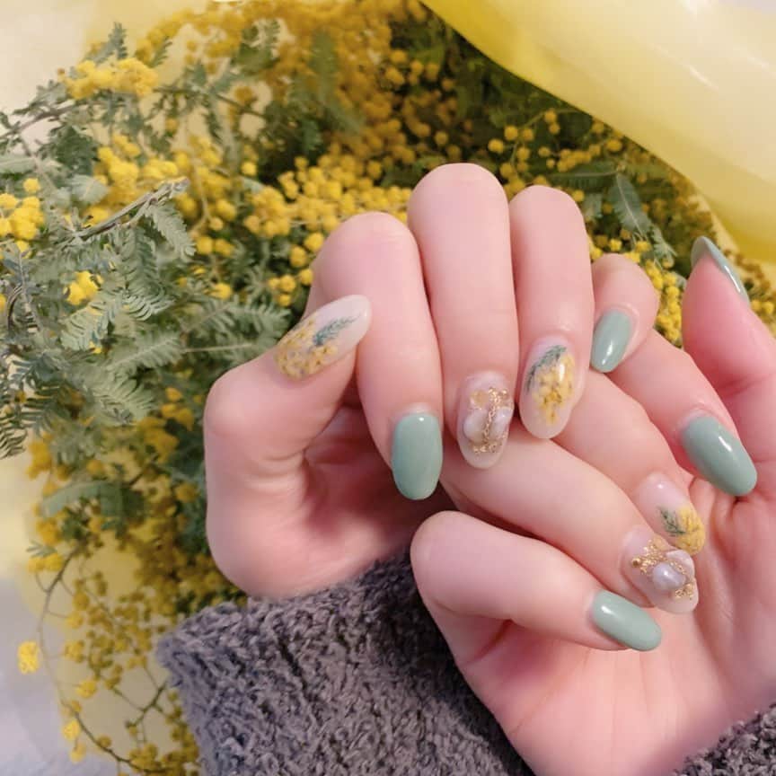 藤澤友千菜さんのインスタグラム写真 - (藤澤友千菜Instagram)「💅 ❁︎ * 可愛すぎたこのネイル(///ˊㅿˋ///) ずっと大好き感謝 @zun615  thank ÿ٥ϋ(*Ü*)♡ ずっとこのネイルで良いくらい← *☼*―――――*☼*――――― #nail #mimoza #green #greennail #favorite #instagood #instalike #followｍe #nicolenail  #ミモザ #春ネイル #ミモザネイル #グリーンネイル #お気に入り #パラジェル #ニコルネイル #ニコル #フォロミー  #ネイル #藤澤友千菜」4月3日 10時05分 - yuchina1207
