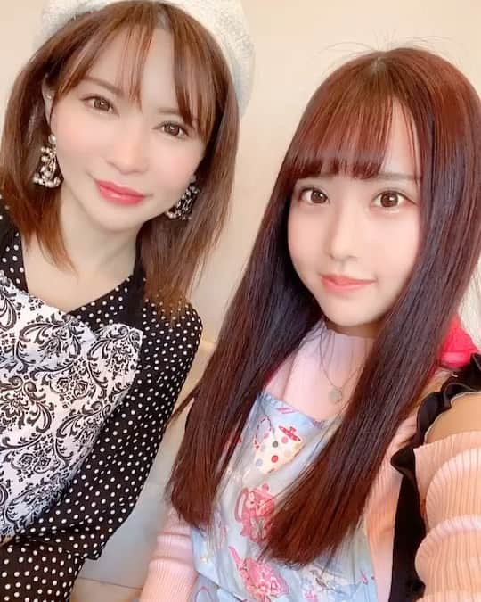 里美ゆりあのインスタグラム：「おはようございます(*ᴗˬᴗ)  皆さんもお腹すいたらカレー食べてね❤  #Hungry」