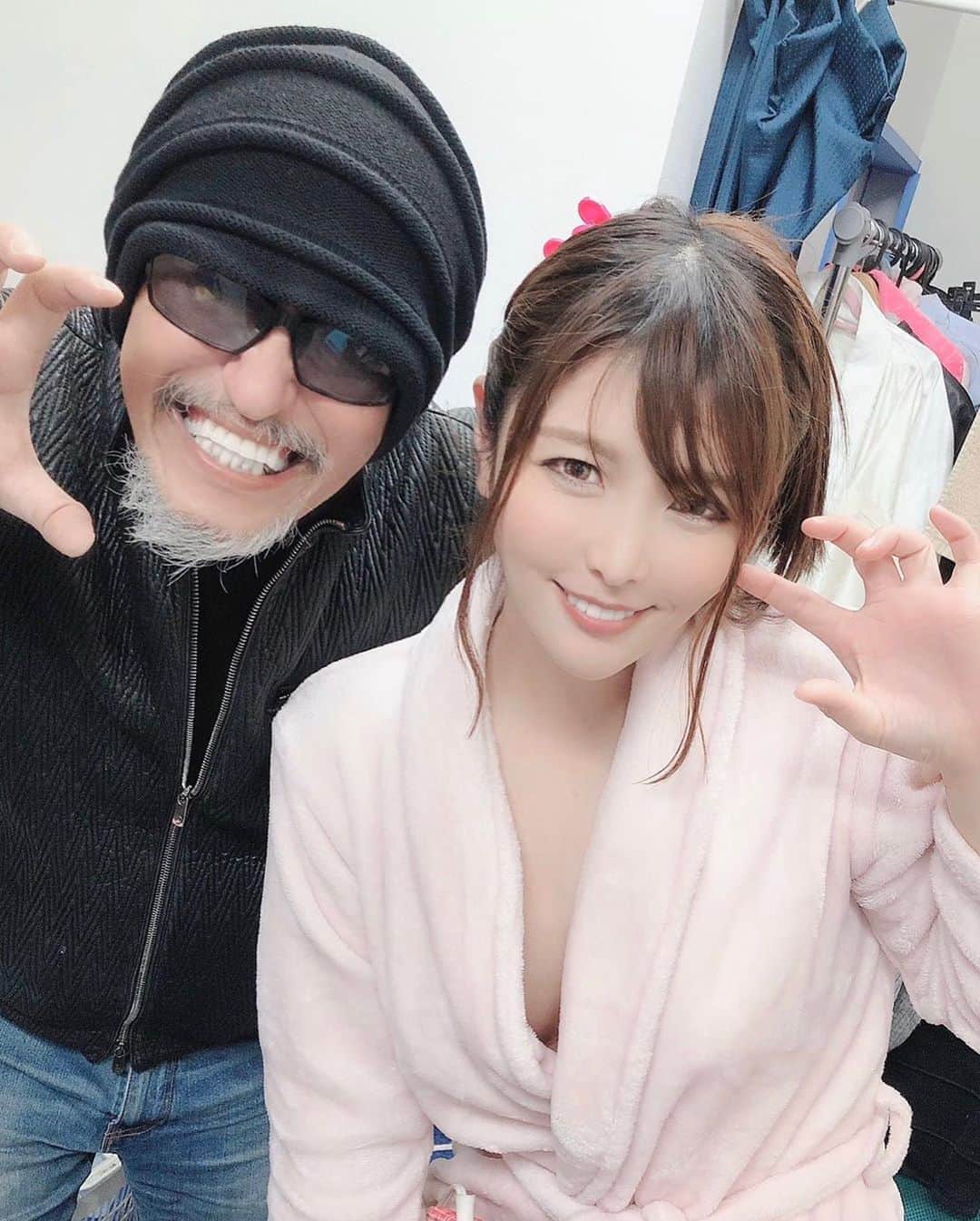 新村あかりのインスタグラム：「今日はDogmaさんで撮影でした！ TOHJIROさん、鵺神蓮さんと撮っていただきました✨ あとは寄り目をリクエストされたので寄り目を…笑 めっちゃ良い現場やったなぁ🥺💖」