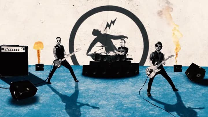Green Dayのインスタグラム：「Major props to @gdmiarg, @greendaybrasiloficial + Mauro Romero for making this awesomeee Sugar Youth vid 🍭🦄🍬 go watch on youtube.com/greenday!!」