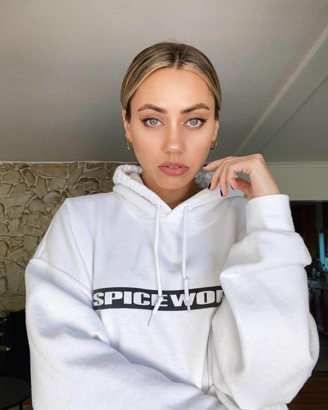 Camden Scottのインスタグラム：「Don’t touch your face, don’t touch your face, don’t touch your face.」