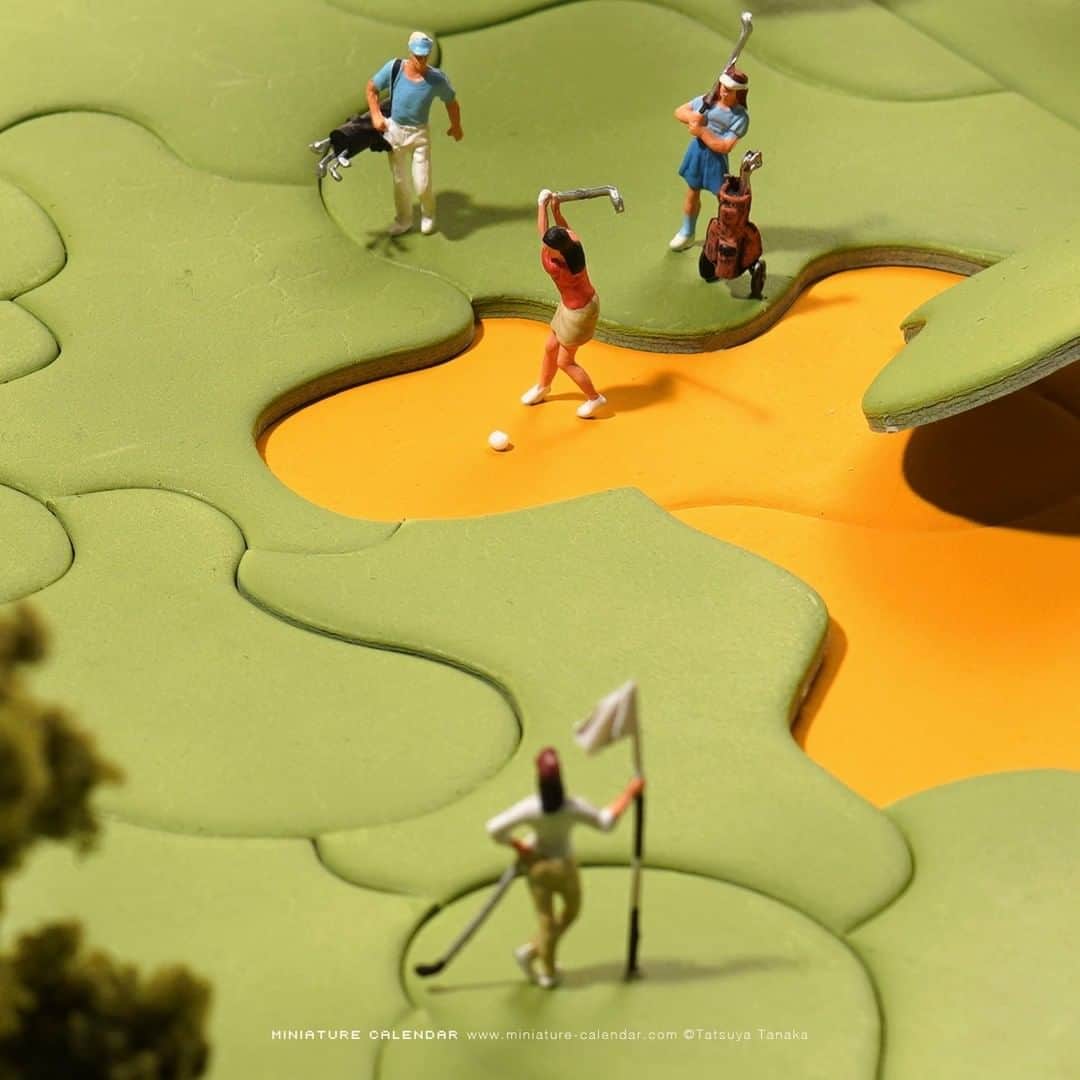 田中達也さんのインスタグラム写真 - (田中達也Instagram)「⠀ “Difficult to match” ⠀ ぴったり合わせるのが難しい ⠀ #パズル #ゴルフ #JigsawPuzzle #Golf ⠀ ────────────────── 《EXHIBITION info》 ⠀ 【MINIATURE LIFE展 in 福島】 MINIATURE LIFE EXHIBITION in Fukushima until: May 10, 2020 #MiniatureLife展 #ミニチュアライフ展 ⠀ 【small MUJI vol.1“Miniature”】 until: May 10, 2020 #smallMUJI #MUJIfinland ⠀ ℹ️Please look at the Instagram story’s highlight for more information.」4月3日 7時00分 - tanaka_tatsuya