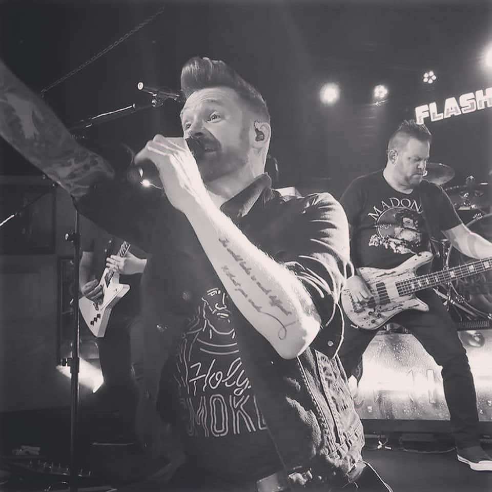 ヒンダーのインスタグラム：「We’ll be back on the road doin’ it live for you fine folks real, real soon🤞🏼 PS- anyone know a decent spot for a post quarantine haircut..?」