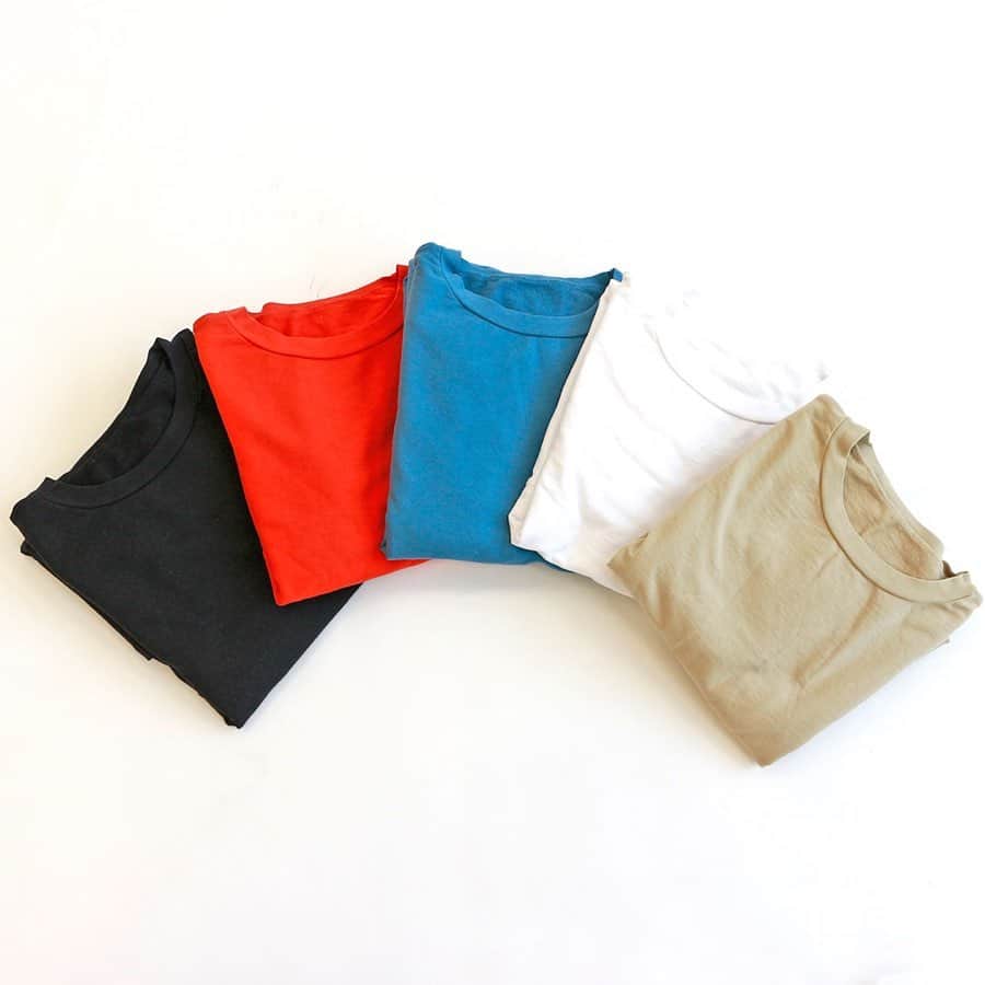 のインスタグラム：「﻿ ＼ Recommended items／﻿ ﻿ 【LA APPAREL】﻿ SMU French Terryオーバーサイズプルオーバー ﻿ ﻿ LA APPARELからビッグサイズのスウェットプルオーバーが登場！ ﻿ ポケット付きなのもうれしいポイント◎﻿ ﻿ ビッグシルエットで、袖がクシュっとするので、メンズっぽくも女性らしくもなる絶妙な一枚です。﻿ ﻿ ﻿ ---------------------------------------------﻿ ＜Information＞﻿ ﻿ 4/8（水)19:00～﻿ BAYCREW'S GROUP公式アカウント﻿ @baycrewsにてInsta Liveを配信！﻿ ﻿ JOURNAL STANDARD　﻿ JOURNAL STANDARD relume﻿ ﻿ スタッフがおすすめの”カラーパンツの着こなし”をご紹介します。﻿ ぜひご覧くださいませ！ ﻿ --------------------------------------------------- ﻿ ﻿ ﻿ #relume #laaparel #sweatshirts #sweat﻿ #spring #relumewomen #2020ss ﻿ #journalstandardrelume #baycrews﻿ #レリューム #ジャーナルスタンダードレリューム﻿ #ベイクルーズ #オーバーサイズ #エルエーアパレル」