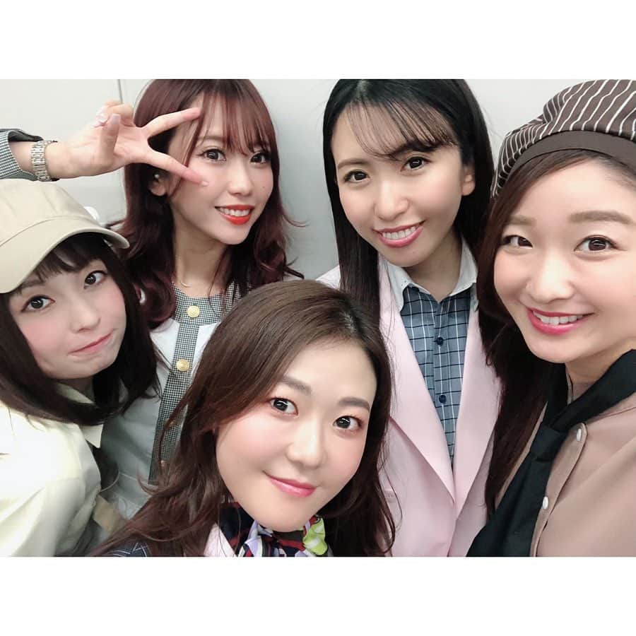 福田琴美さんのインスタグラム写真 - (福田琴美Instagram)「【ご報告】  約4年ちょっとお世話になった番組 #ジョブチューン 卒業しました😢本当は私5月に卒業予定だったんだけど、今回のコロナの件でジョブチューンひな壇メンバー30人みんな卒業になりました😢 本当いきなりでびっくり(´°̥̥̥̥̥̥̥̥ω°̥̥̥̥̥̥̥̥｀) この現場でバラエティの勉強もでき沢山笑って、色んな方と出会うことが出来て本当貴重な4年間でした。 また皆んなで集まってお花見とかBBQできたらいいな😢寂しい😢 . . . #女優 #グラビア #グラドル  #グラドル自画撮り部 #撮影 #サロモ  #撮影モデル #水着女子 #えちえち #ビジョフォ  #girl #インスタグラビア #美女図鑑 #ビジョビ  #sexy #東京lily #水着ギャル  #撮影会 #水着 #沖縄  #lineライブ #イメージdvd #10秒グラビア  #ライブ配信  #イメージビデオ #オーディション  #舞台 #情報解禁 #役者」4月3日 7時55分 - kotomi_fukuda