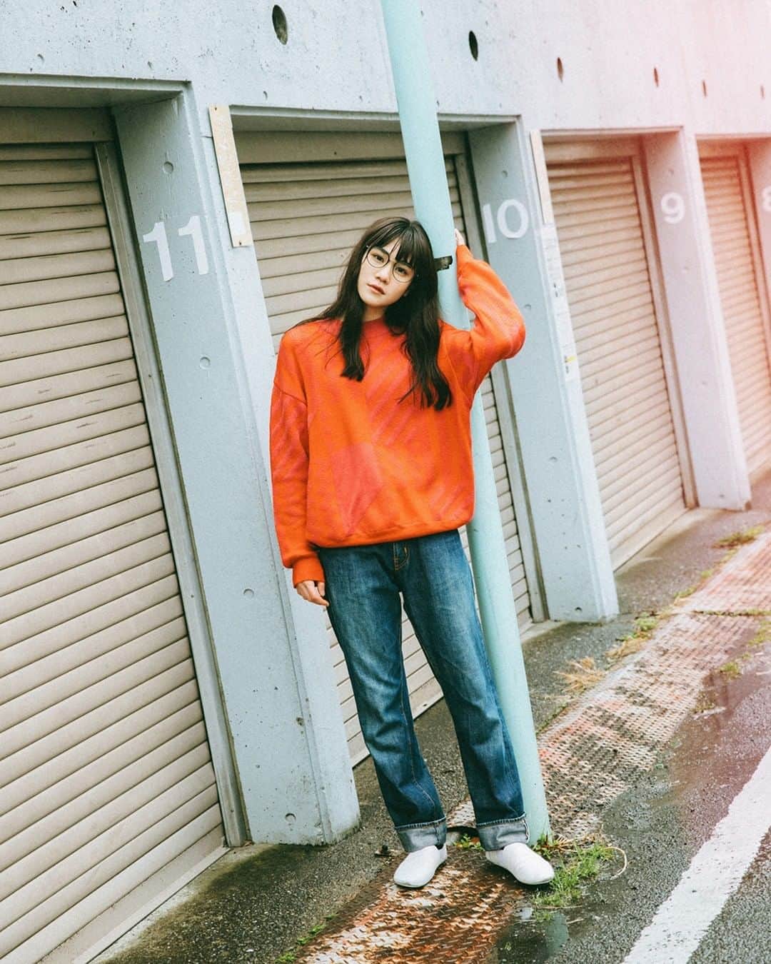 Zoff Officialのインスタグラム：「Zoff SMART CLASSIC / ZJ191025_63A1 Model 栗林藍希 @____aino  ファッション好きなら、こちら。 チタンとのコンビで、クラシカルな印象を。 トレンドのボストンシェイプの上部をスパッと一直線に断ち落としたクラウンパントで個性的に。  #ZoffSMART #ゾフスマート #FASHION #eyewearstyle #メガネ #ゾフ女子 #eyewear #glasses #instafashion #アイウェア #コーデ #ファッション #今日のファッション #メガネ女子 #メガネコーデ #きょコ  #コーティネート  #streetsnap #tokyosnap #ヘアアレンジ #春コーデ #春服 #春カラー #春コーディネート #harajuku #picoftheday #snap #fashion #eyewearfashion #eyewearstyle  1週間前」