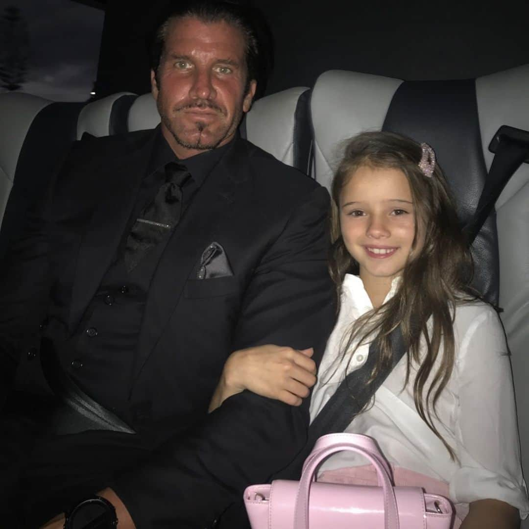 トラバーズ・バイノンのインスタグラム：「Daddy’s girl」