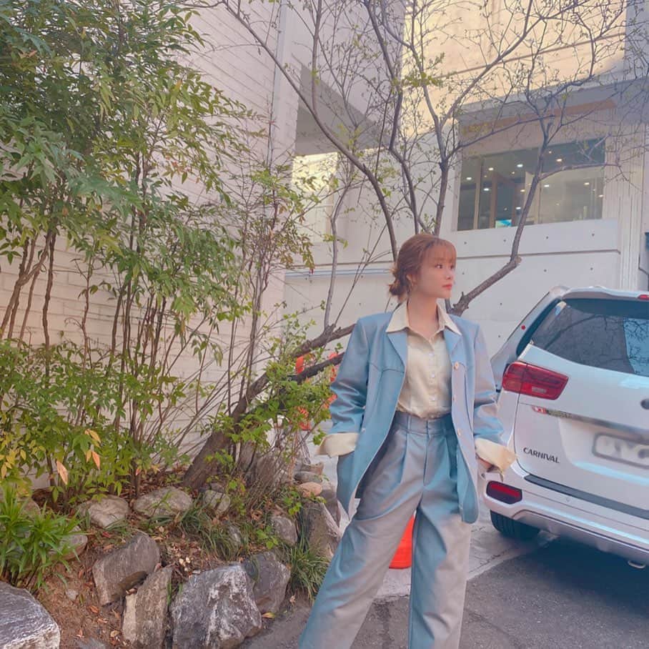ユナのインスタグラム：「_🌼👠🌻👗」
