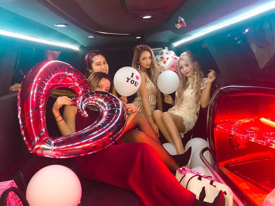 鈴木愛美さんのインスタグラム写真 - (鈴木愛美Instagram)「❤️💓❤️💓❤️💓❤️💓❤️ . many many thanks...💋 2020.03.17▶︎18 . . . #limousineparty #lovefriends #happiness ❤︎」4月3日 11時25分 - x.manya.x