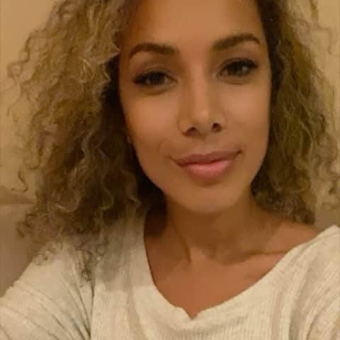 レオナ・ルイスのインスタグラム：「Birthday wish ✨🎁🙏🏽」