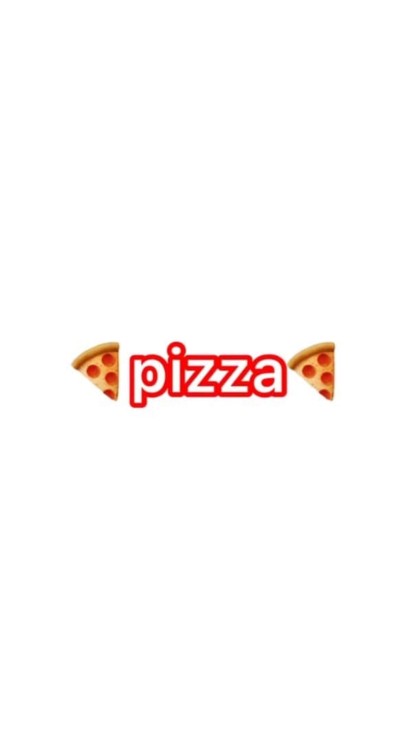 村井麻友美のインスタグラム：「今回はpizzaを生地から作ってみました！ お好きな具で、作ってみるのはいかがでしょう？ ＊ ＊ ＊ #おうちごはん #cooking #pizza #ピザ #外出自粛 #外出自粛を楽しむ #クッキングラム」