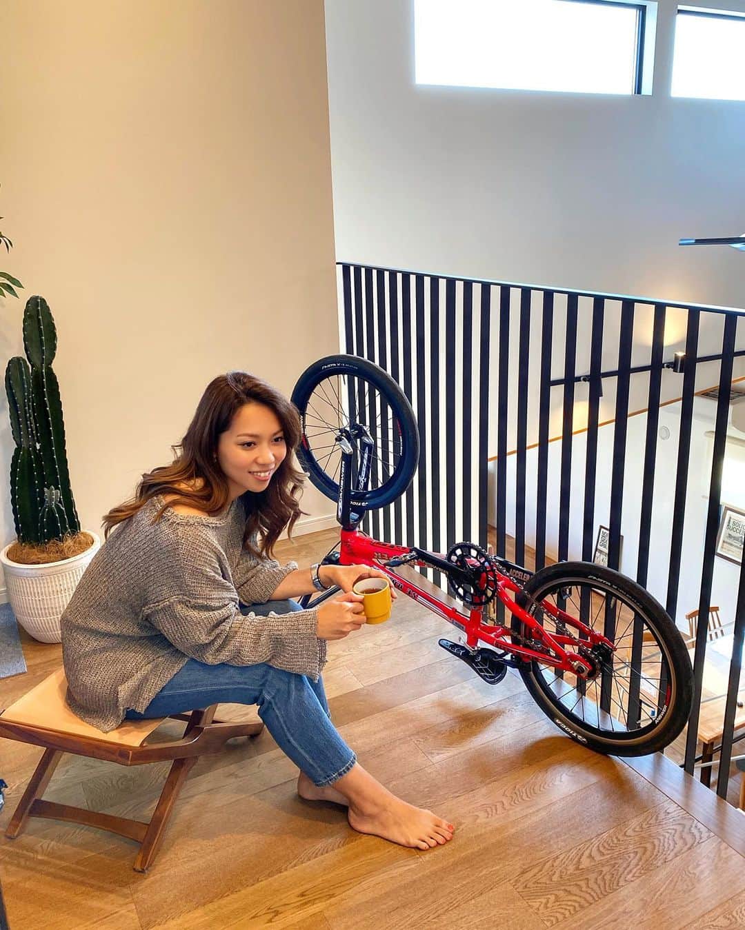 飯端美樹のインスタグラム：「好きな物集めて、居心地のいい空間作ってゆっくりお家で過ごしましょ😌🍃 #stayhome」