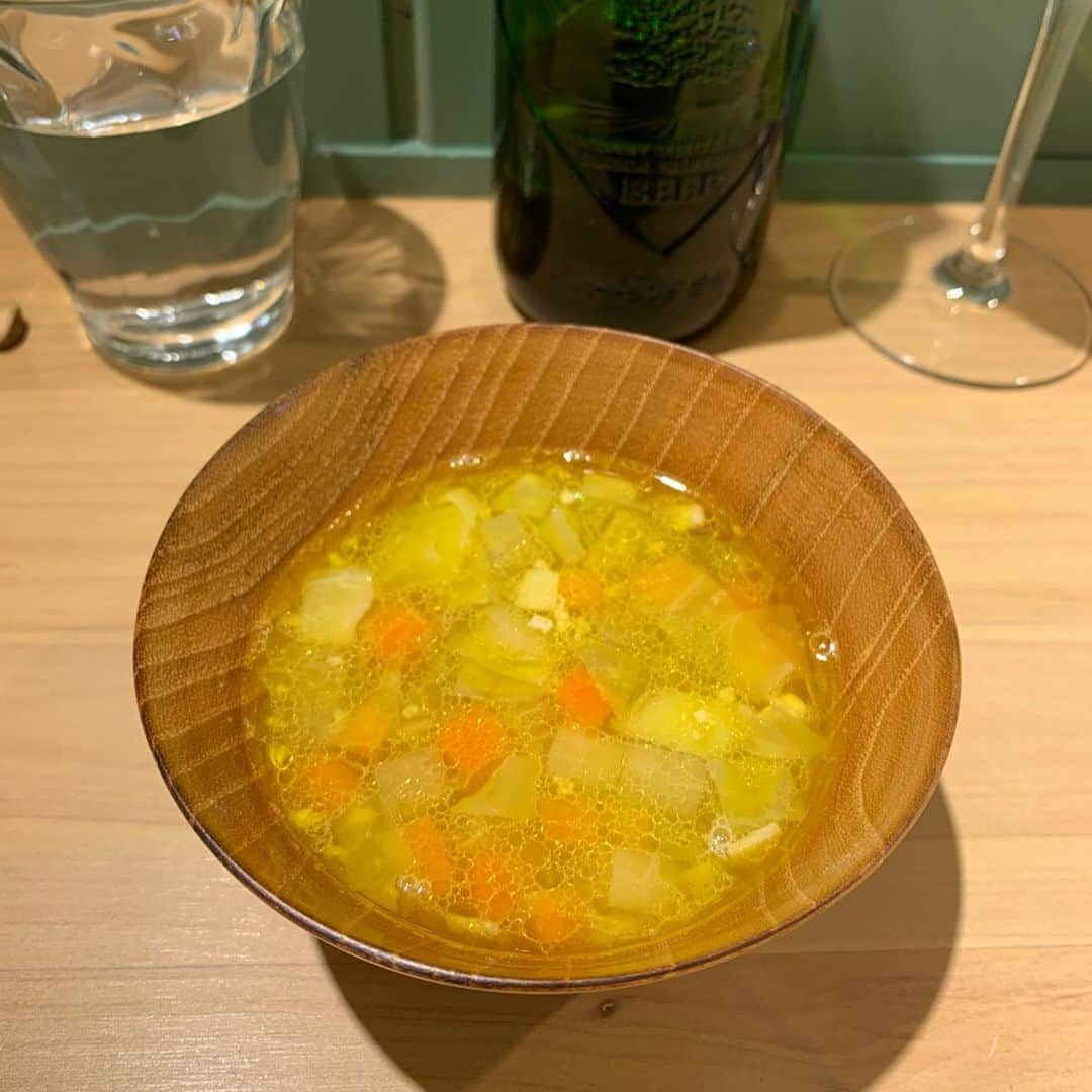 くろさんのインスタグラム写真 - (くろInstagram)「本日のランチはオサレとんかつ🐷 定食は野菜のマリネ、洋風スープ、雑穀ごはん、グリーンサラダ、焼き野菜、食後のお飲物のセット🍽 追加でスパークリングワイン、ハートランド、春野菜のフリット、デザートなんぞ。 大変美味しゅうございました😋 #特厚ロースかつ定食 #春野菜のフリット #ムースオショコラ #スパークリングワイン #ハートランド #とんかつカンティーヌ #ゆめみるこぶた #元フレンチシェフのお店 #オサレとんかつ」4月3日 13時33分 - m6bmw