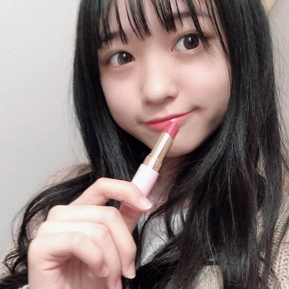 一ノ瀬陽鞠（ひまりん）さんのインスタグラム写真 - (一ノ瀬陽鞠（ひまりん）Instagram)「. 藤田ニコルさんプロデュースのコスメブランドcimerの限定BOX付きルージュコレクション💄. 可愛すぎて即予約してたから思ってたより早く届いて感激💛💛💛. ニュアンスレッド、クラシックベージュ、サンセットオレンジの3色でどれも使いやすそう！. 限定BOXもルージュも可愛すぎて流石すぎました✨✨. ひまは最近はサンセットオレンジを愛用中！. 大切に使います😊😊😊💕. . . . #藤田ニコル さん#にこるん さん #コスメ #コスメブランド #cimer #限定BOX #シーメル #リップ #ルージュ #ルージュコレクション #かわいい #ニュアンスレッド #クラシックベージュ #サンセットオレンジ #Popteen #ポップティーン #ひまりん #ひまりんこすめ  #jk #fjk」4月3日 15時08分 - lespros_himari