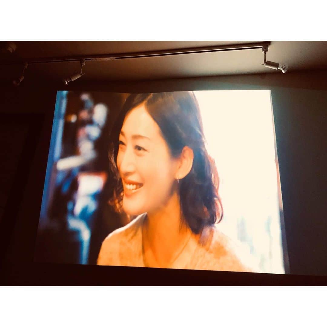 竹中友紀子のインスタグラム：「#出演情報  何が正しいのか、何を信じればいいのか。皆さまも不安な日々をお過ごしのことと思います。 一番大切なのは自分の周りの大切な人を守ること。 そのために自分はどうすればいいのかを考えて行動したいと思います。  CS放送フジテレビTWOにて放送中の出演ドラマ 「純喫茶に恋をして」 4/1より動画配信サービスFODにて配信中です。 私は 第5話　向島・カド に出演しております。 どうぞよろしくお願いいたします。」