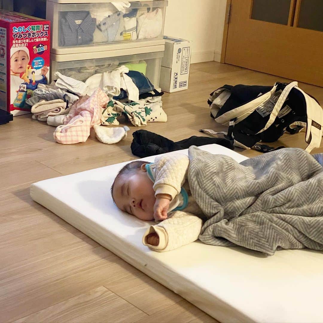 伊藤春香さんのインスタグラム写真 - (伊藤春香Instagram)「見てるこっちがとろけそうな寝顔。﻿気持ち良さそう。 ﻿ #寝顔 #赤ちゃんのいる生活 #おうち時間﻿ #生後6ヶ月 #ひきこもり生活」4月3日 17時12分 - ha_chu