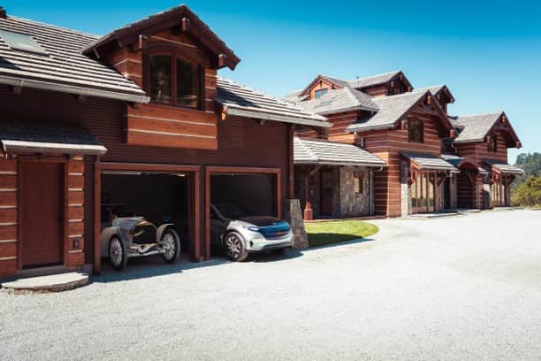 メルセデス・ベンツさんのインスタグラム写真 - (メルセデス・ベンツInstagram)「Let´s enjoy the view of our Simplex next to our Concept EQ in their beautiful garages. #stayhome #dreamsaremadeathome  Which one is your?  #FlattenTheCurve」4月4日 4時03分 - mercedesbenz