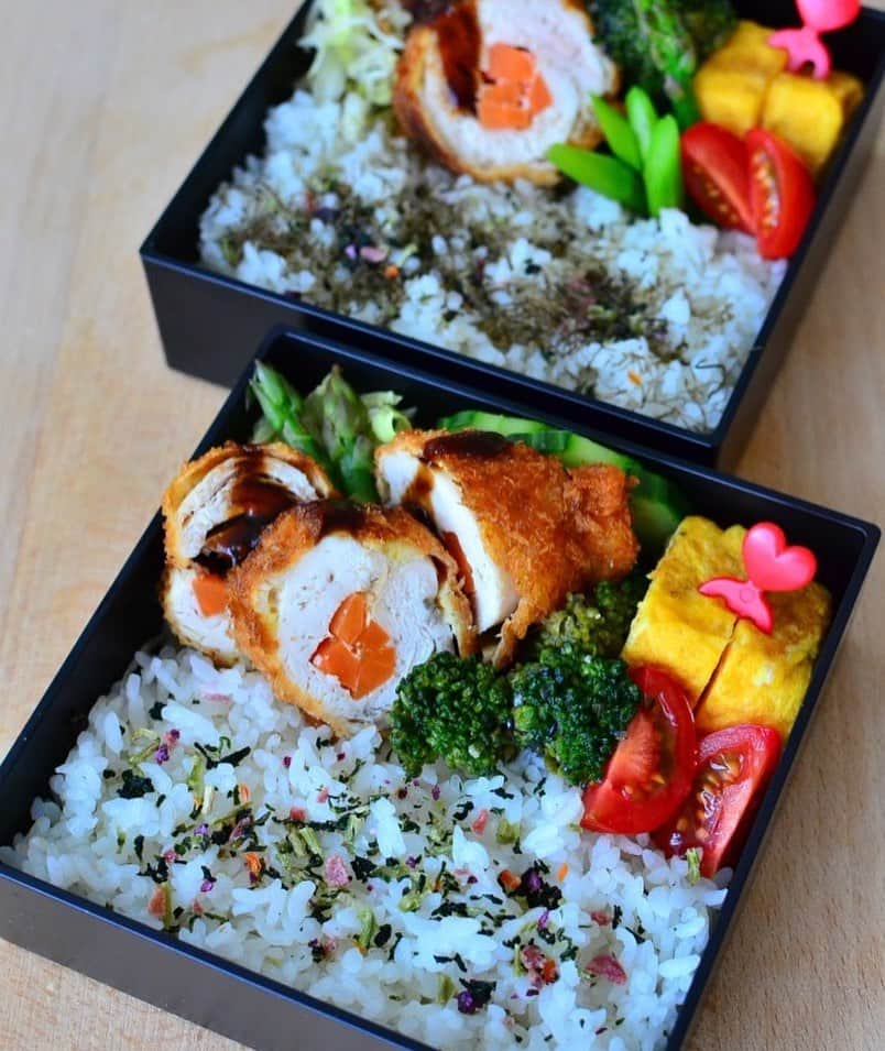 Rie's Healthy Bento from Osloのインスタグラム：「My #bento today 🌸　 Still as enjoyable at home as outside  #lunchbox #lunch #弁当　#お弁当」