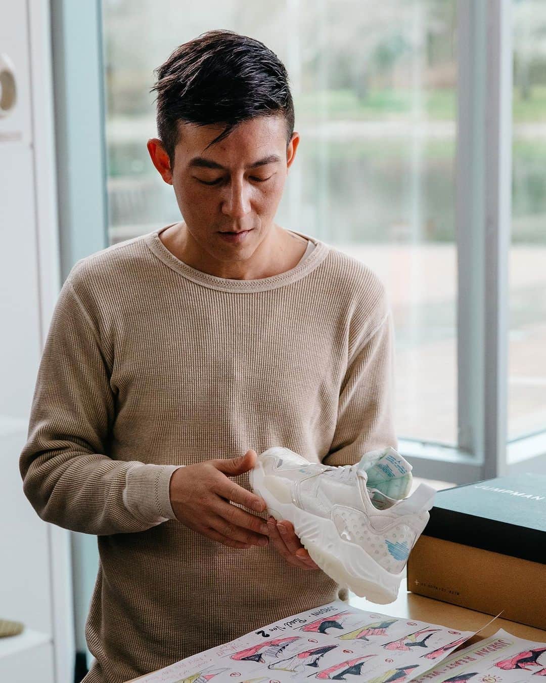 Jordanのインスタグラム：「Craftsmanship meets premium comfort. Approved by Edison Chen, the Jordan Delta debuts 4.4. #JUMPMAN」