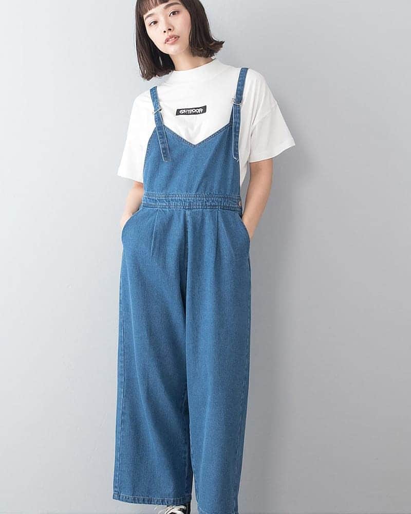 ジーンズメイトさんのインスタグラム写真 - (ジーンズメイトInstagram)「#春服  #オールインワン #大人可愛い #カジュアルデニム #オールインワン 。ゆるめのシルエットにフロントはVカッティングのデザインでコーデの主役となってくれるオールインワンです。ゆるりと#可愛い サイジング。#デイリーカジュアル スタイルを格上げしてくれるアイテムです。#OUTDOORPRODUCTS (#アウトドアプロダクツ )ブランド ・ #ジーンズメイト #jeansmate  #大人女子  #大人コーデ #カジュアルコーデ  #アメカジ #ゆったり感 #コーデ上手 #合わせやすい #オススメ」4月3日 20時07分 - jeans_mate