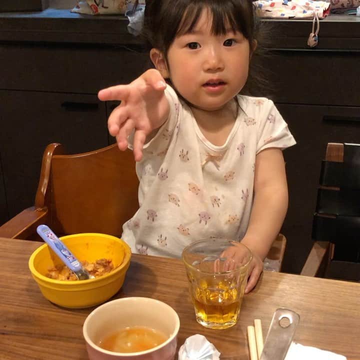 増嶋竜也のインスタグラム：「シャッターチャンスは逃しません  #ハイポーズ #お茶こぼしてもハイポーズ #シャッターチャンスは逃しません #そもそも何のポーズなのさ #女の子だなぁ #髪型はやっぱりあれだ #ストリートファイターチュンリー #パンチラは期待しないでね #女の子だなぁ」