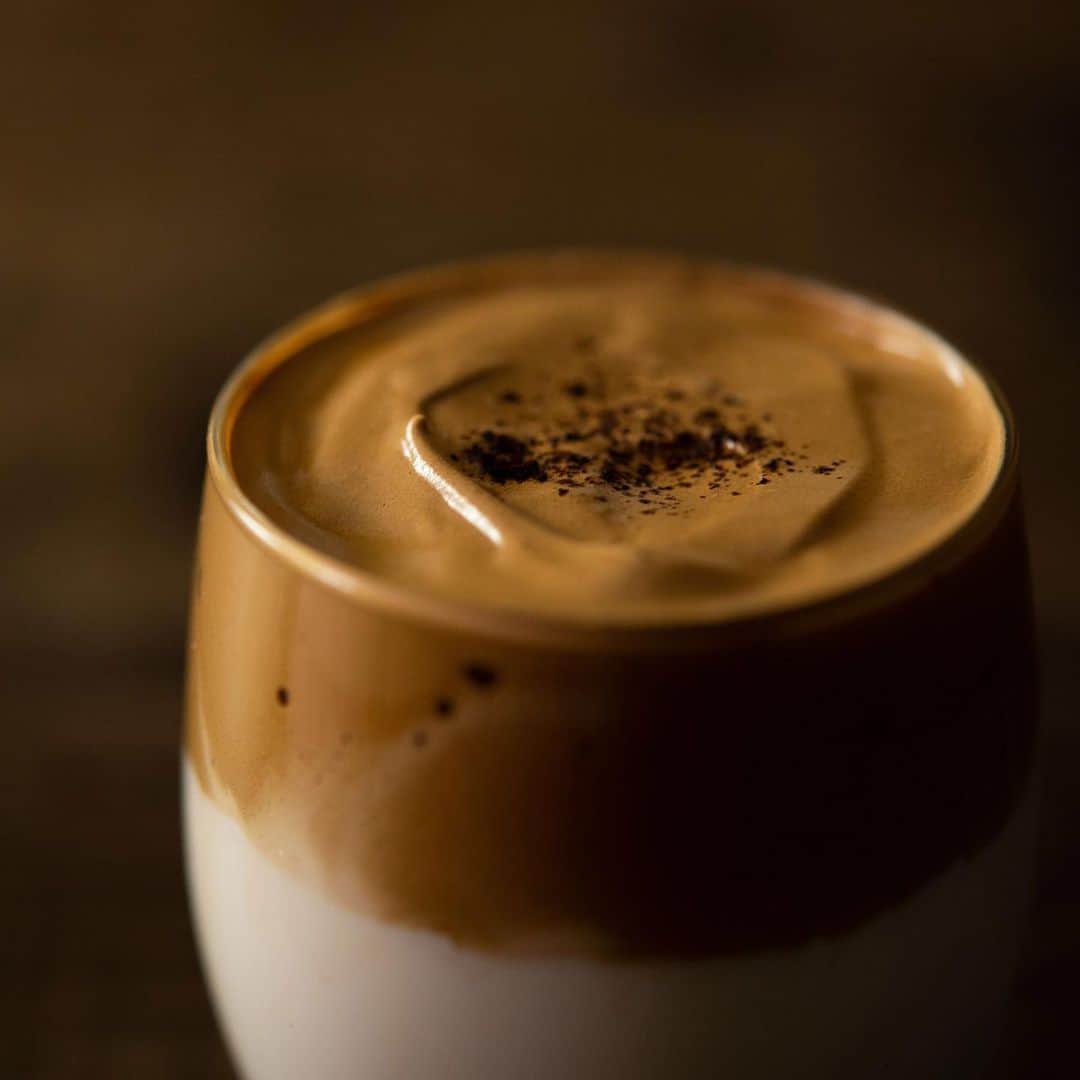 のインスタグラム：「YouTube "Chocolate Cacao"  こんな時はおうちで一息つきましょう(´ω`*) 簡単！タルゴナコーヒー Frothy coffee | Dalgona coffee  YouTube  https://youtu.be/eqck0GJJI8w  #Youtube #youtuber #ASMR #foodie #dessertporn #レシピ #スイーツ #yummy #recipe #howtomake #coffee #dalgonacoffee #frothycoffee #whippedcoffee #コーヒー #簡単レシピ #おうちカフェ #タルゴナコーヒー #おうち時間 #おうちで過ごそう」