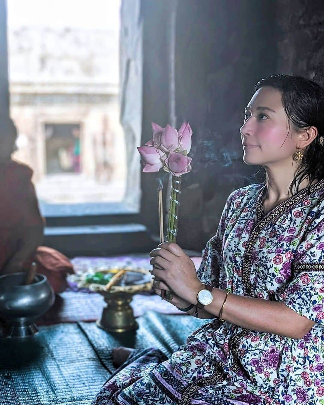 芳美リンさんのインスタグラム写真 - (芳美リンInstagram)「🇰🇭 祈り🌷  #世界遺産﻿ #プレアヴィヒア寺院﻿ #PreahVihearTemple #SiemReap﻿﻿﻿ #MemoireSiemReap ﻿﻿ #Cambodia﻿﻿﻿﻿ #カンボジア#カンボジア旅行#東南アジア﻿﻿﻿﻿ #旅したくなるフォト#旅好きな人と繋がりたい#海外旅行#旅行 ﻿﻿ #トラレコWiFi #teampixel #travelgirlshub #travelingwoman #journeysofgirls #girlspowertravel #sheisnotlost #knt旅感 #ハヤリ旅 #joytb #funtotrip ﻿#novembirth」4月3日 20時50分 - lynn.lynn5