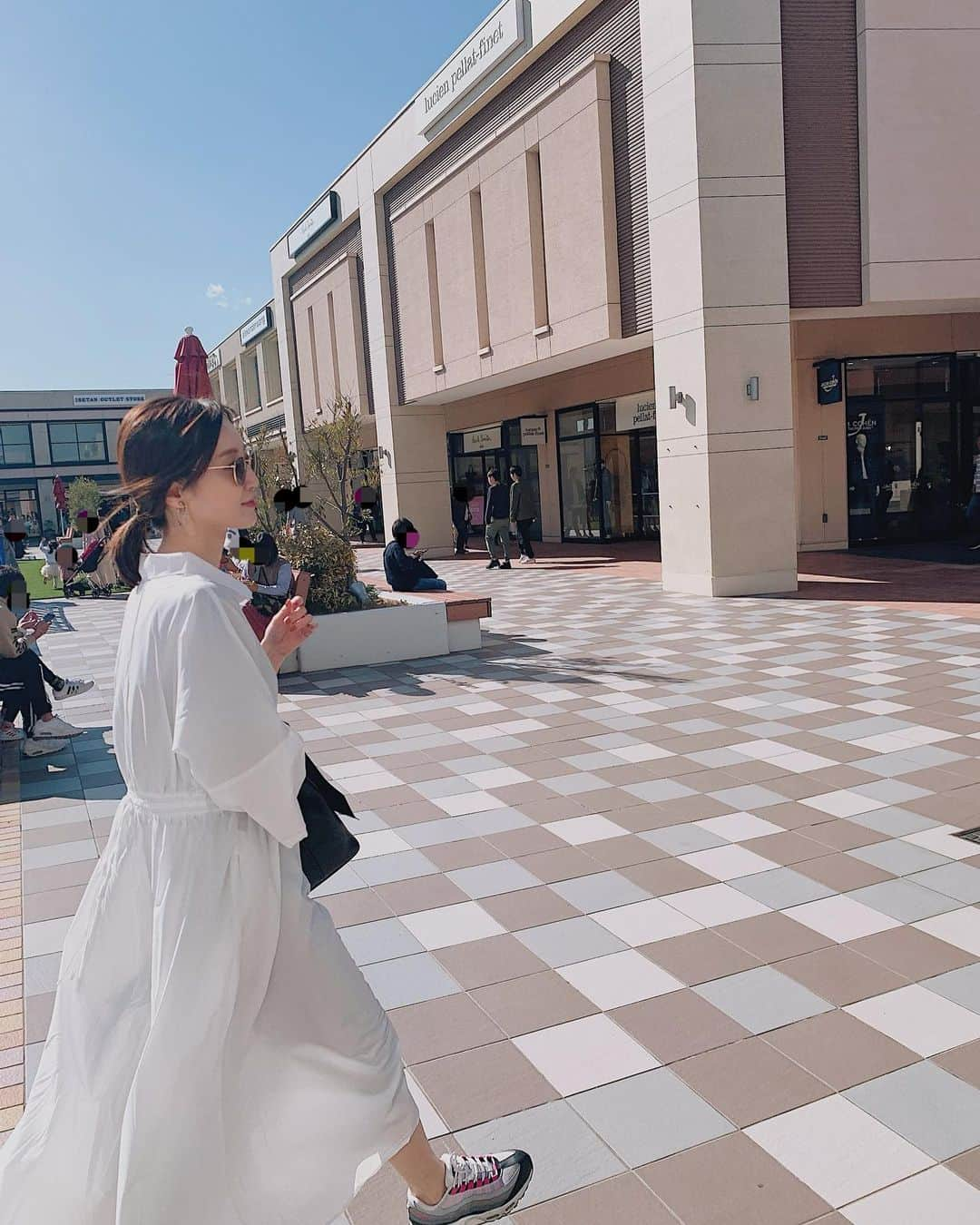 川本彩さんのインスタグラム写真 - (川本彩Instagram)「ランニングのおかげで3月から早起きな生活🛏☀️﻿ 筋肉痛と共に生活していないと落ち着かなくなってきた4月の目標は、10キロ走りきれるようになること...🐝﻿ ランニングの写真ないので全然関係ないもの🥺👟 #ランニング　#朝ラン　#新しい趣味」4月3日 21時29分 - aya_kawamoto