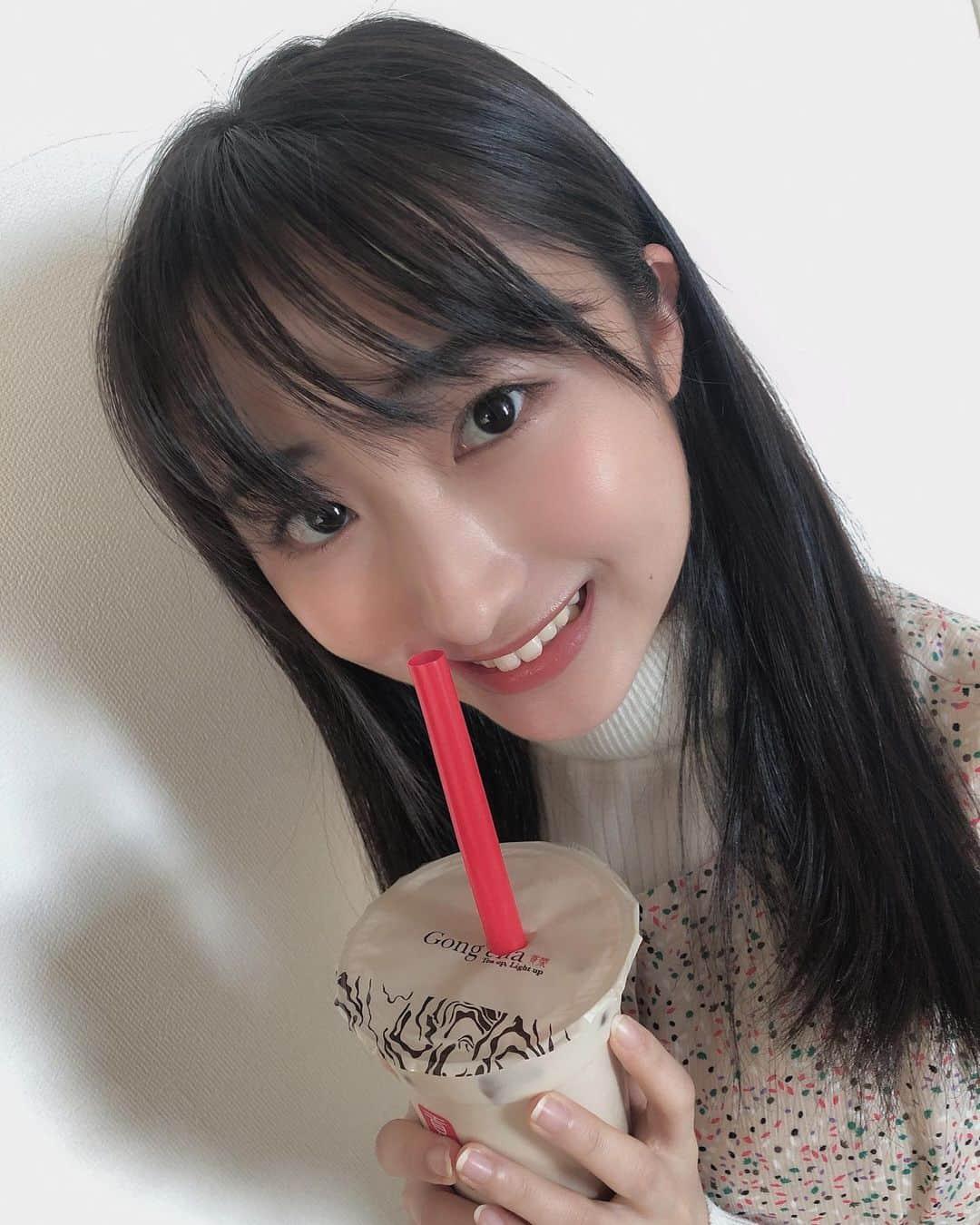 塚本颯来のインスタグラム：「🥛﻿ ﻿ ﻿ 🌟お家ではどう過ごしますか？﻿🌟 ﻿ ﻿ ﻿ 私はどうぶつの森生活だよずっと〜🏡🌷﻿ 安全な無人島生活たのしいよ〜🌻﻿ ﻿ ﻿ ﻿ 明日やっと服屋さんが開店するんだ〜！🥳ｳﾚｼｲ﻿ ﻿ ﻿ ﻿ みんな！時間進めちゃダメだよ！﻿ 絶対ダメだよ！罪だよ！😤😤﻿ ﻿ ﻿ ﻿ #お家時間#おうち時間 #お家時間の過ごし方」