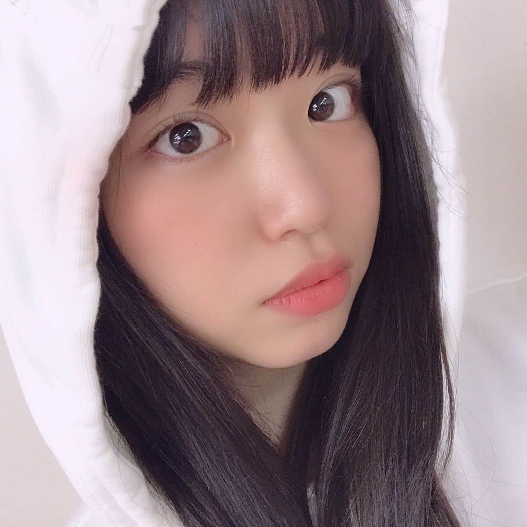 吉田万葉のインスタグラム：「Parker女子🦋❤︎ #パーカー #Parker #jk #girl」