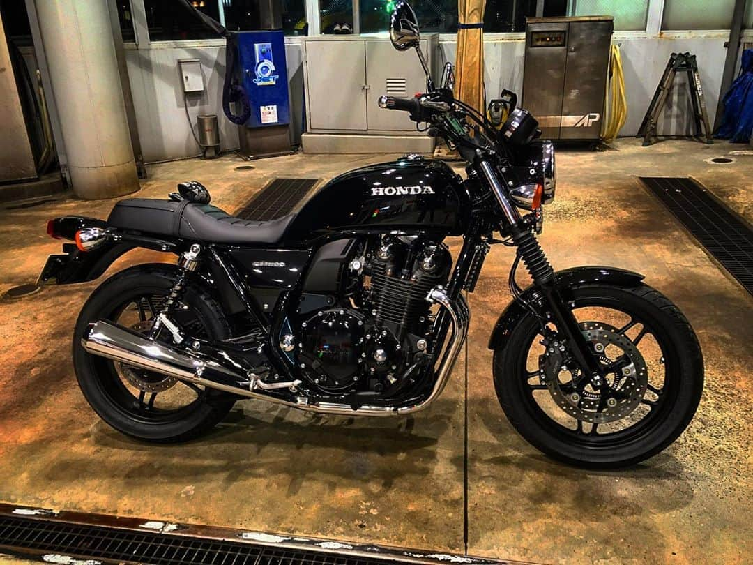 浅野忠信さんのインスタグラム写真 - (浅野忠信Instagram)「#cb1100 #hondacb1100  #ホンダドリーム  #motorcycle  #バイクが好きだ」4月3日 21時35分 - tadanobu_asano