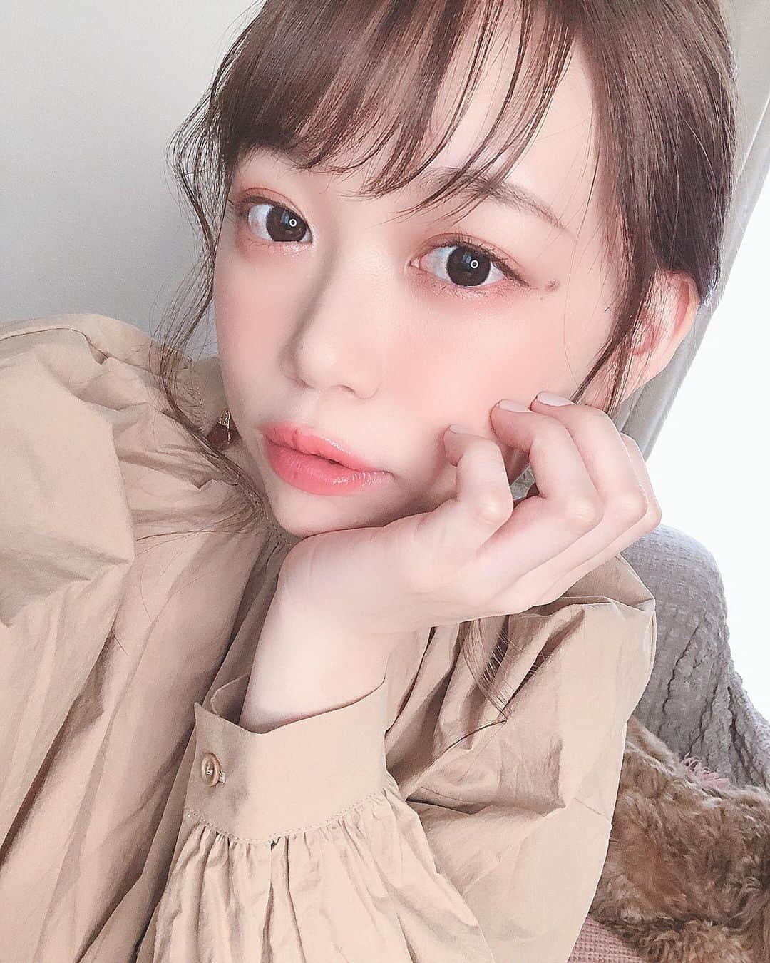 のインスタグラム：「Instagramの投稿... ちょっと久しぶりになっちゃった😳 3月も終わり、もう4月なわけですが 4月もたっくさんYouTubeに動画を上げるために色々考えております ꪔ̤̥ ♡♡♡ . そして明日はお知らせがあるので お楽しみにーーっ🌷💓 . #youtube #youtuber」