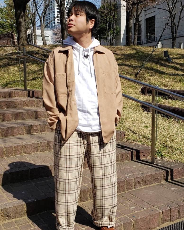 井上裕介さんのインスタグラム写真 - (井上裕介Instagram)「一体、僕はどこを見てるのだか！？ きっと、みんなが幸せに笑顔になれる世界を夢見て、空に願ってるんだろうな。」4月3日 21時51分 - nonyusuke