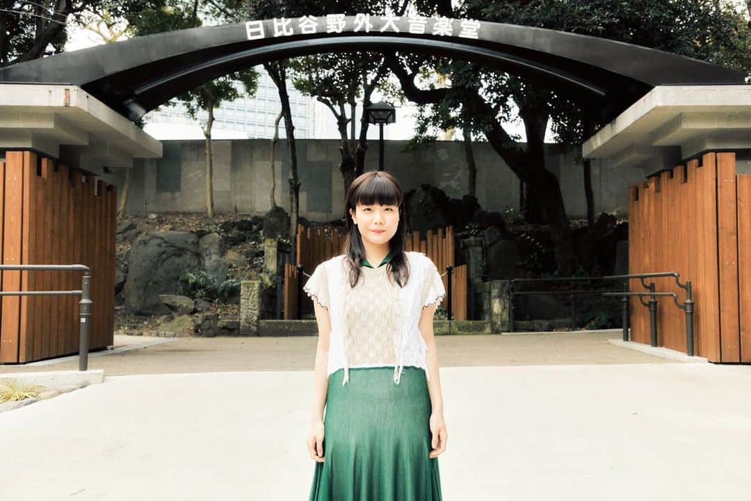 吉澤嘉代子さんのインスタグラム写真 - (吉澤嘉代子Instagram)「当日のポスターにしようと思っていた写真を、御蔵入りになってしまう前にひっそりとお披露目します。いつかここでまた会えますように。 #吉澤嘉代子の日比谷野外音楽堂  Photo:Tetsuya Yamakawa Stylist:Maki:Maki Maruko Hair and Makeup:扇本尚幸」4月3日 21時53分 - yoshizawakayoko