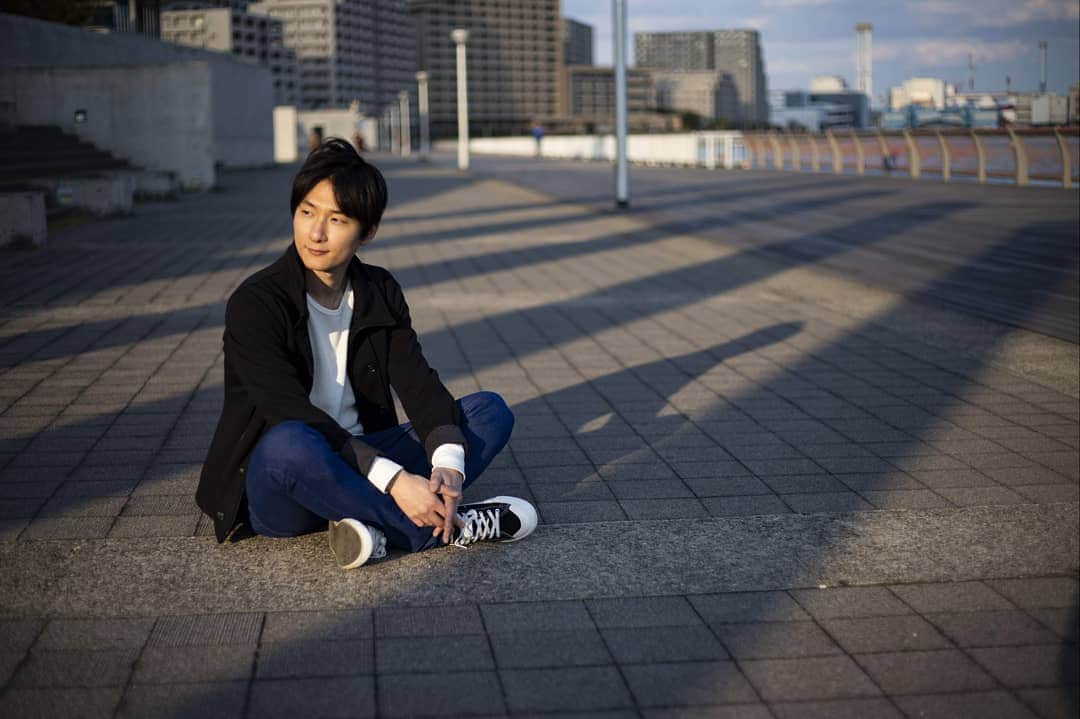 鈴木祥友さんのインスタグラム写真 - (鈴木祥友Instagram)「眩しいのをバレないようにしてる時の顔がコチラです(笑) . . photo by @ryosukephoto88 . . #バチェラー #バチェロレッテ #モデル #メンズモデル #サロモ #サロンモデル #美容師 #ヘアカタログ #ヘアカタ #お洒落 #おしゃれな人と繋がりたい #写真好きな人と繋がりたい #メンズポートレート #ポートレート #ポートレートしま専科 #被写体 #被写体モデル #被写体になります #被写体希望」4月3日 22時14分 - yoshitomo_suzuki_