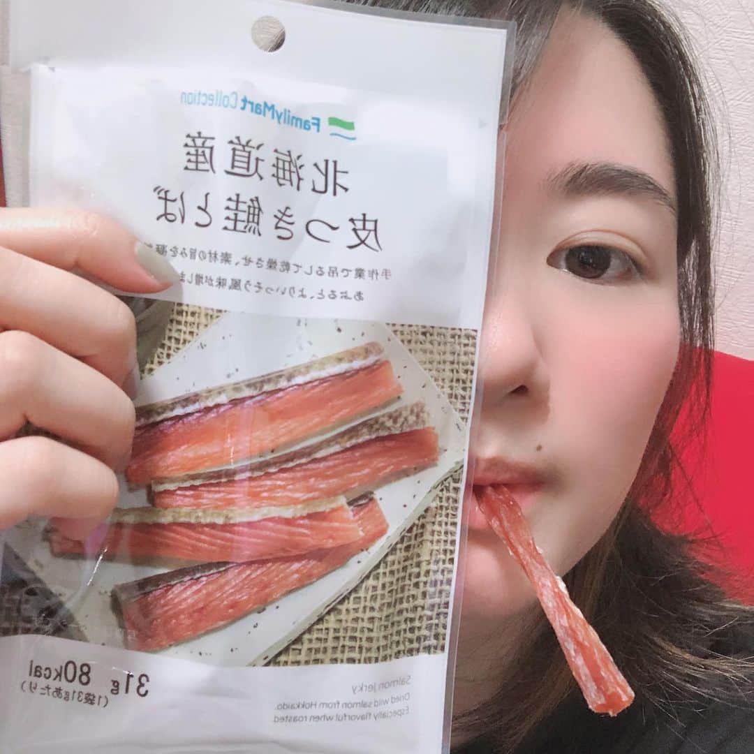 西平風香さんのインスタグラム写真 - (西平風香Instagram)「大好き金麦。おつまみは最近ハマった鮭とば。 #金麦 #鮭とば」4月3日 22時46分 - fuukanishihira