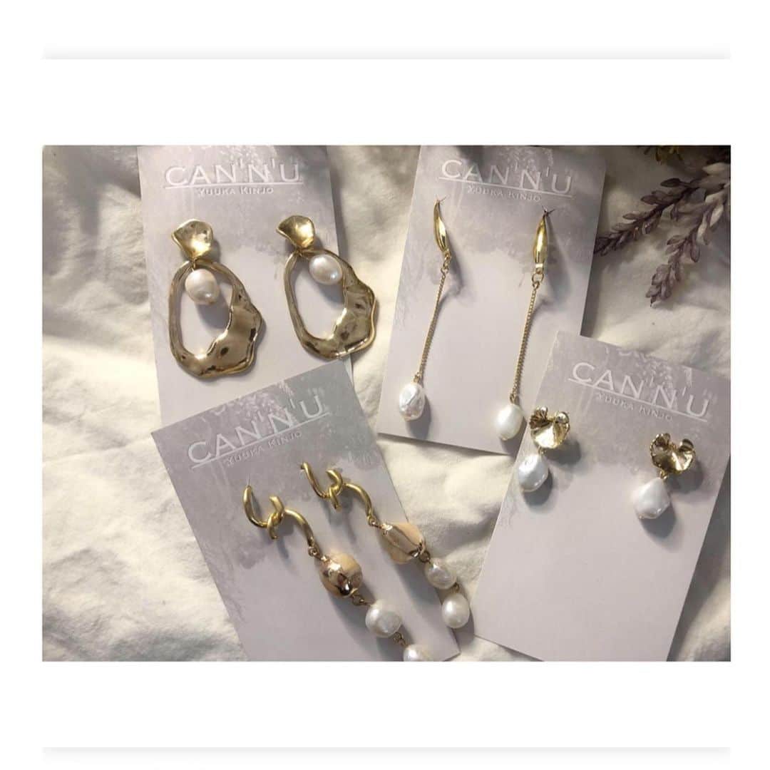 金城優華のインスタグラム：「私のハンドメイド作品﻿ ﻿ ﻿ ﻿ ﻿ ﻿ CAN'N'U(ｷｬﾝﾇ) @cannu.okinawa ﻿ ﻿ ﻿ 天然パールピアス﻿ 天然シェルのカラフルピアス﻿ 新作続々登場。﻿ ﻿ カジュアルにもフォーマルにも意外と合うアイテム。﻿ ﻿ ﻿ 歳を重ねてもずっと身に付けられるアイテム﻿ をコンセプトに﻿  天然パールや天然シェル、天然石など﻿ 年月が経っても変化が楽しめる物を使用しています。﻿ ﻿ ﻿ ぜひチェックしてみてね〜﻿ ﻿ ﻿ #金城優華﻿ #モデル﻿ #ハンドメイド﻿ #ピアス﻿  #オシャレさんと繋がりたい ﻿ #天然素材 ﻿ #大人﻿ #ママ﻿  #love  #オトナミューズ﻿  #gina  #fashion ﻿ #accessory﻿ #handmade﻿ #Vogue」