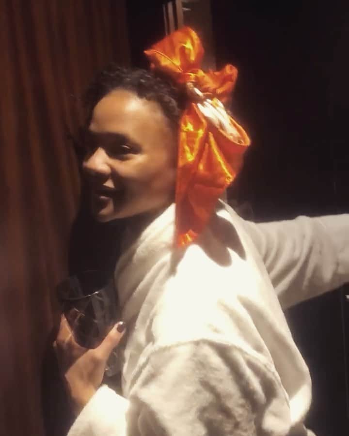 ペイトン・リストのインスタグラム：「happy birthday @chesterlockhart!!!💫🌟💫🌟 was going through photos and videos from filming last year in Toronto in honor of your day of birth, and found this gem. MISS YOU GUYS」