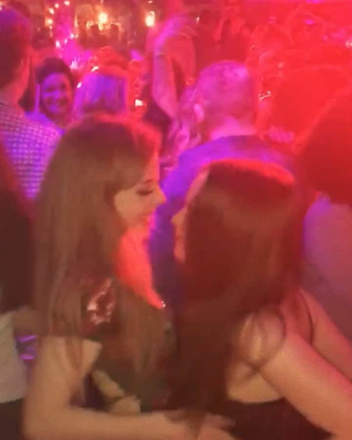 Amelia Gethingのインスタグラム：「Quarantine got me reminiscing over the time I could go clubbing - stay at home kiddos 🧼」