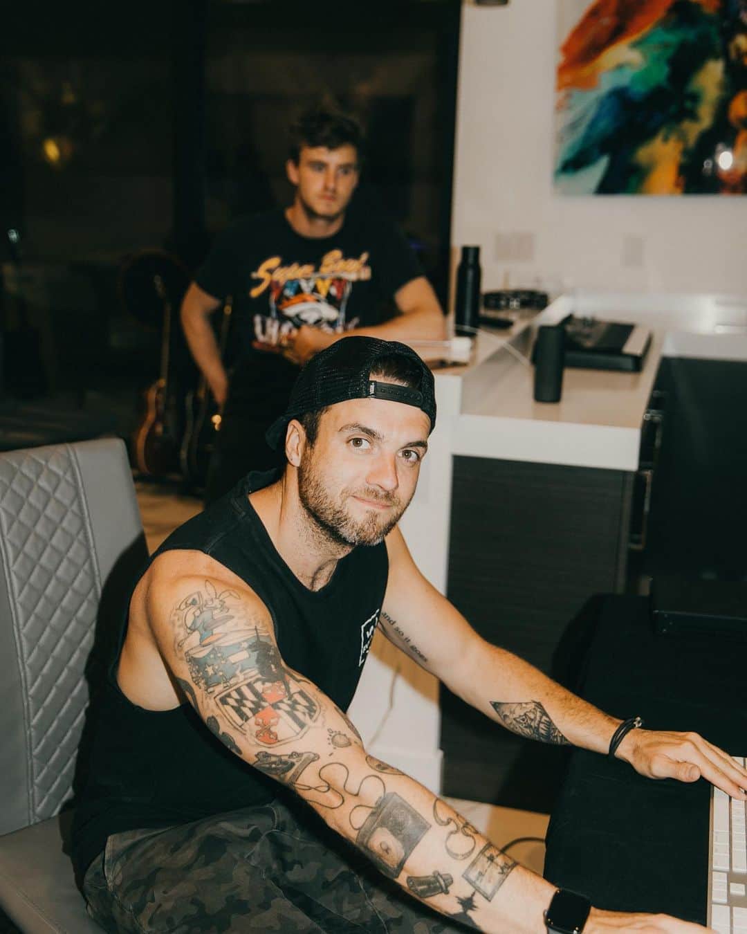 リアン・ドーソンのインスタグラム：「i’m at a loss for words reading all of your reactions and initial thoughts to the record release. it’s so fucking relieving knowing you get the same sense of “ahhh this feels right” as we all felt when making it, and now when listening to it. thank you thank you thank you. i cannot wait time bring it to you on stage.」