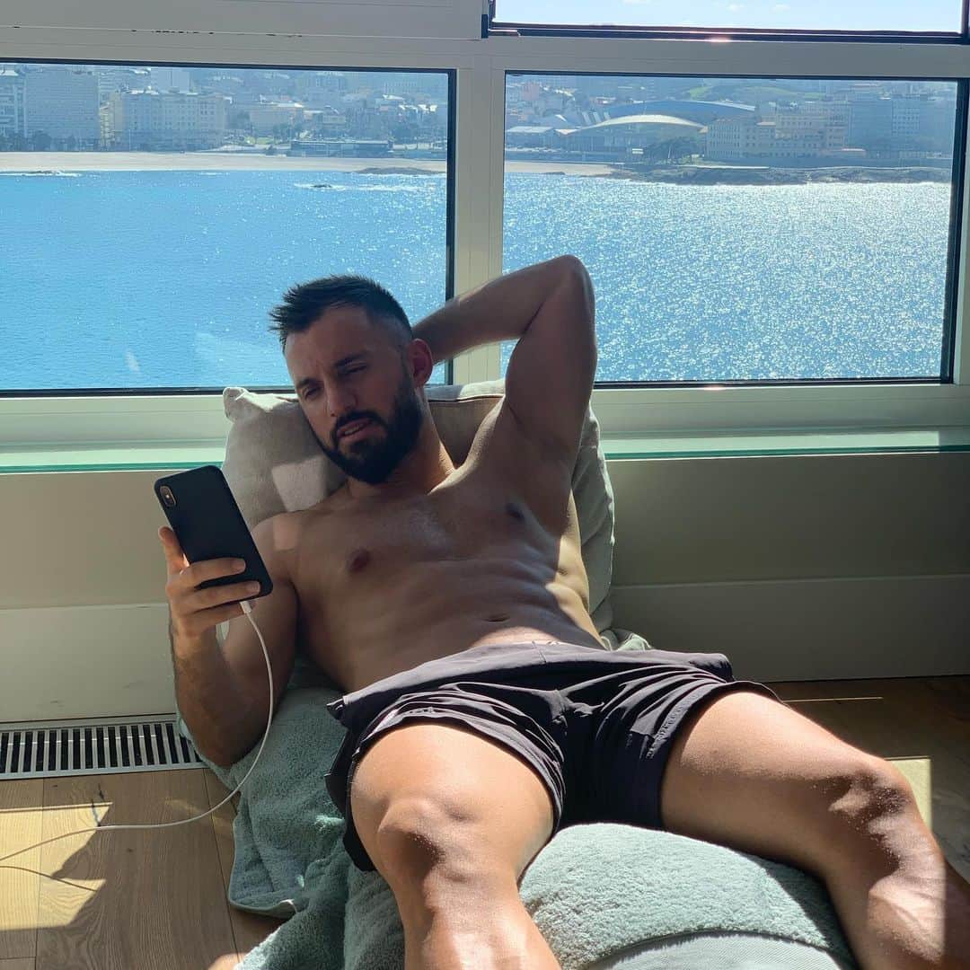 エムレ・チョラクのインスタグラム：「Mi Coruña ❤️」