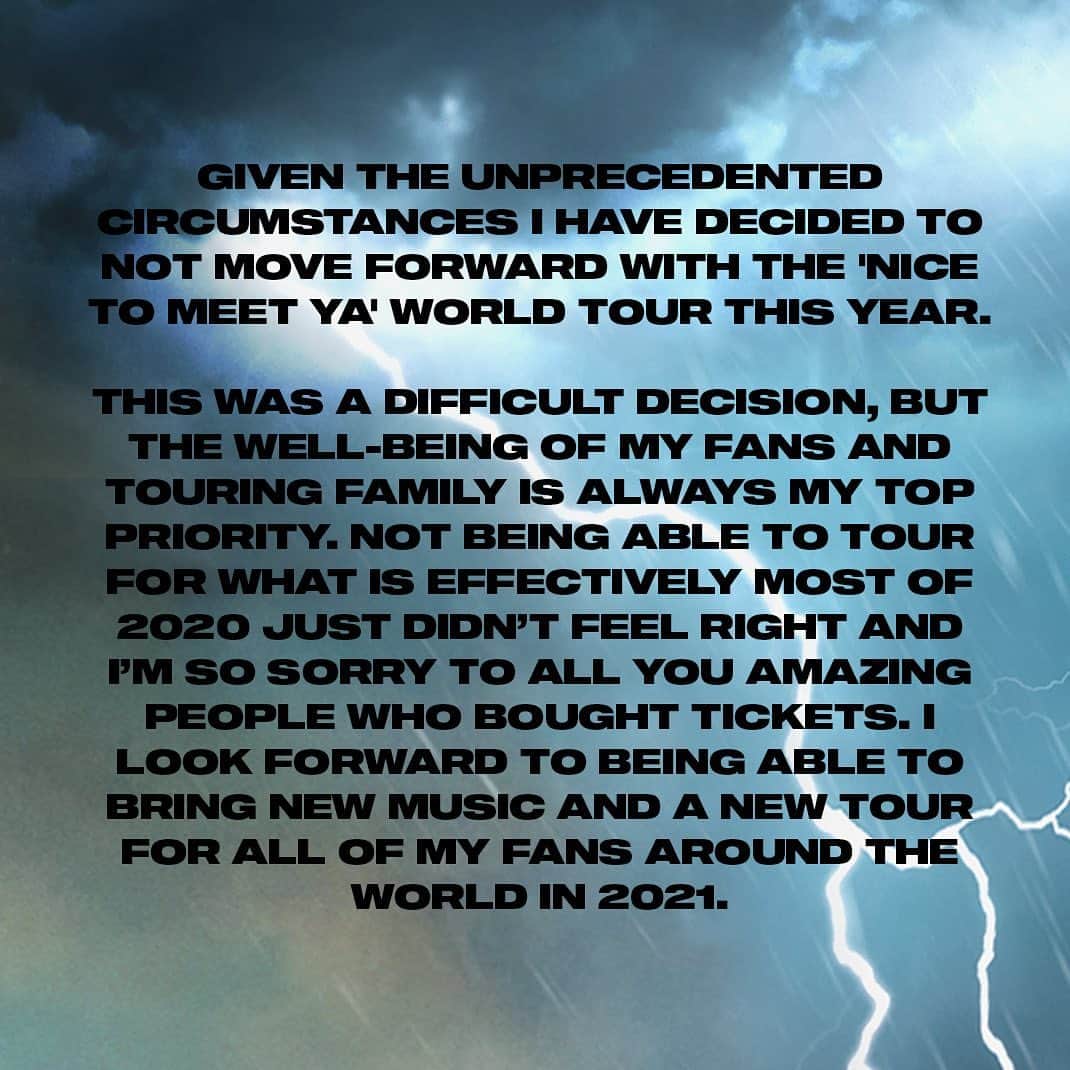 ナイル・ホーランのインスタグラム：「This was a difficult decision, but the well-being of my fans and touring family is always my top priority . Please stay safe everyone x」